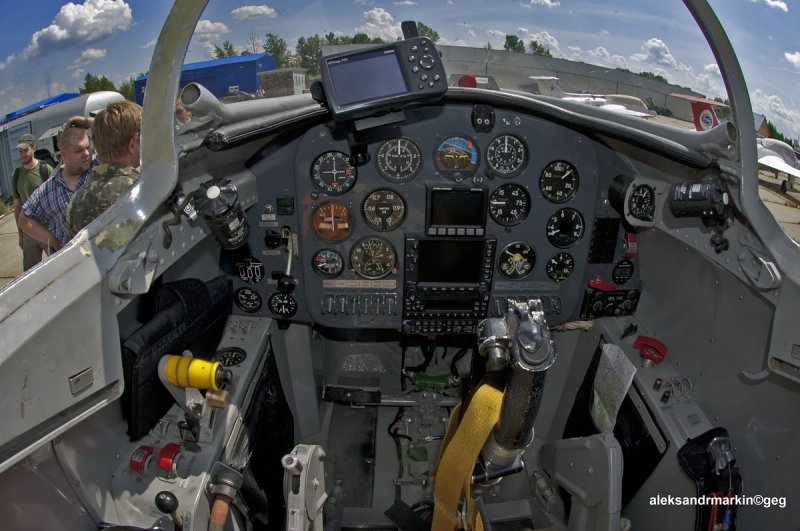 Як-32 кабина