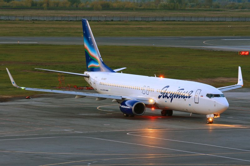 Авиакомпания Якутия Boeing 737-800