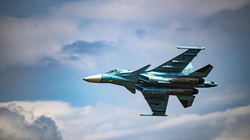 Истребителm-бомбардировщик Су-34
