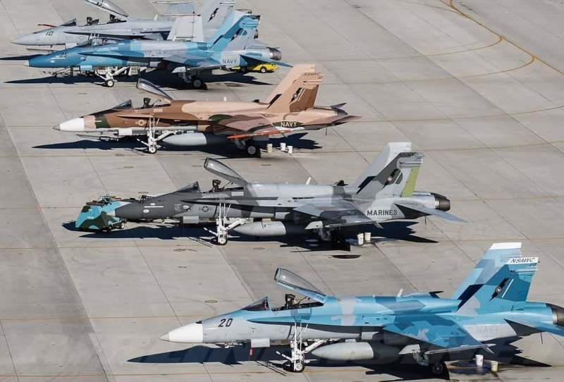Самолет f-18 Agressor камуфляж