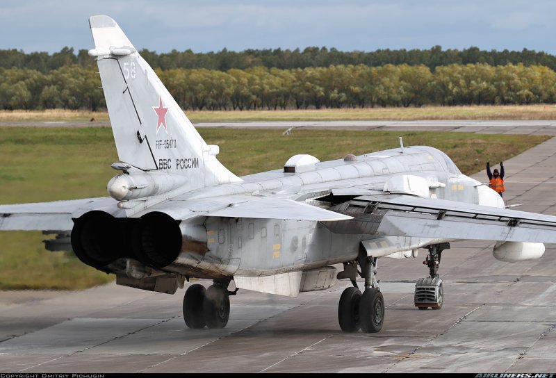 Самолет Су-24м