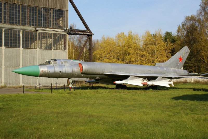 Барражирующий перехватчик ту-128