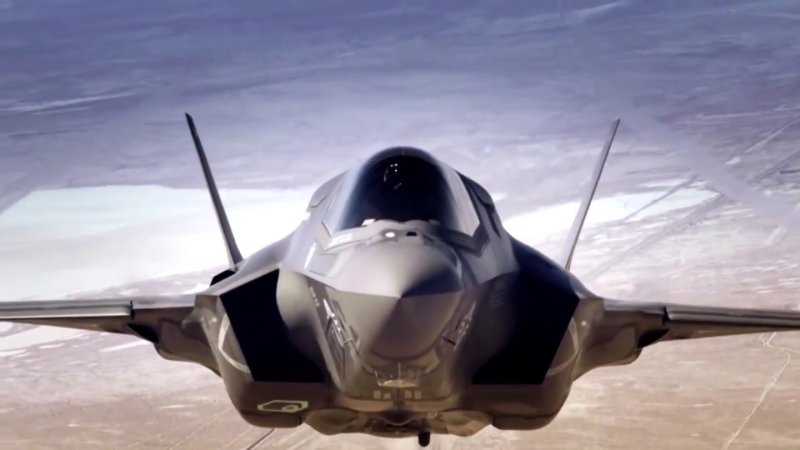 F 35 Японии