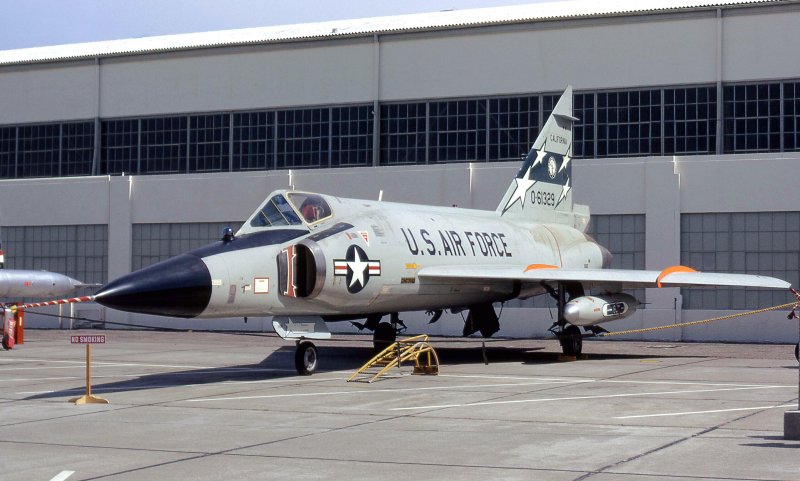 F 102 самолет