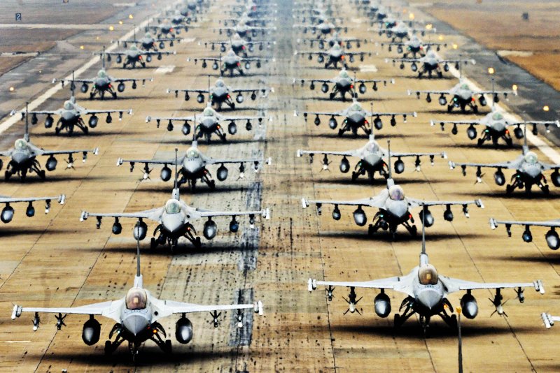 Самолеты НАТО f16