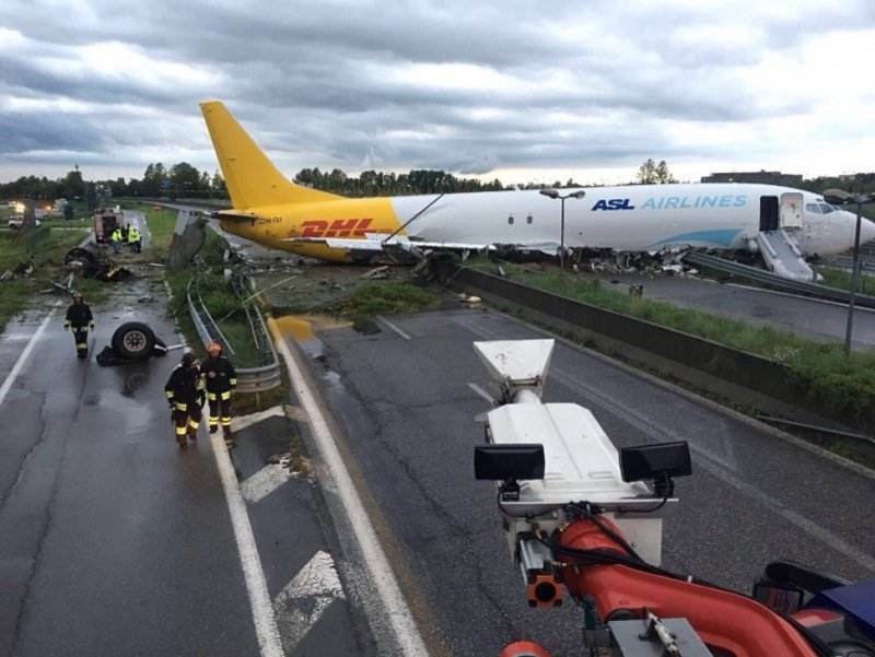 Боинг 737 DHL