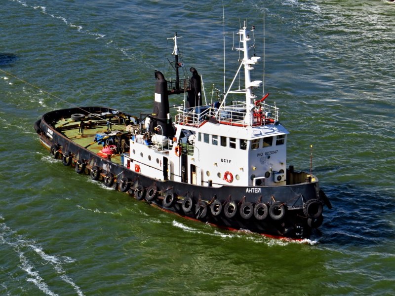 Буксир Антей река море
