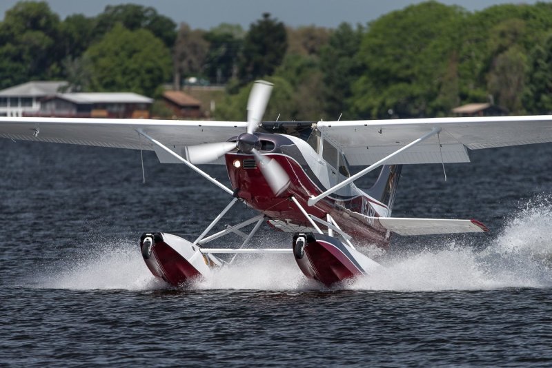 Cessna 172 гидроплан