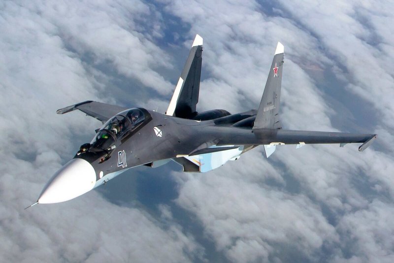 Самолет Су 30 см
