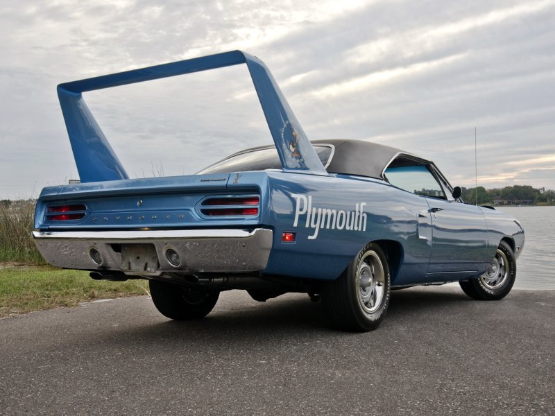Машина Plymouth Roadrunner