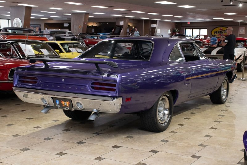 Plymouth Road Runner 1970 серо голубой
