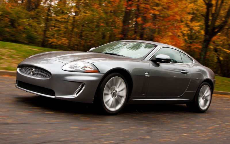 Машина "Jaguar XK Coupe"