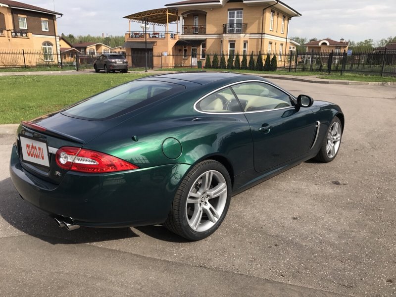 Ягуар XKR зеленый