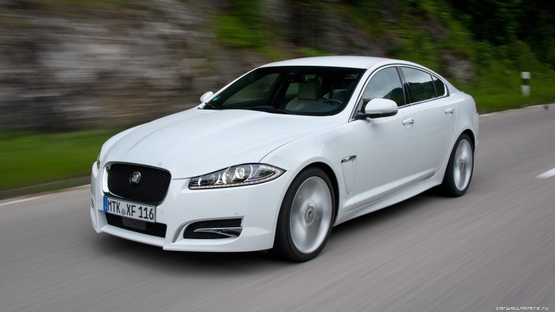 White Jaguar XF 2012