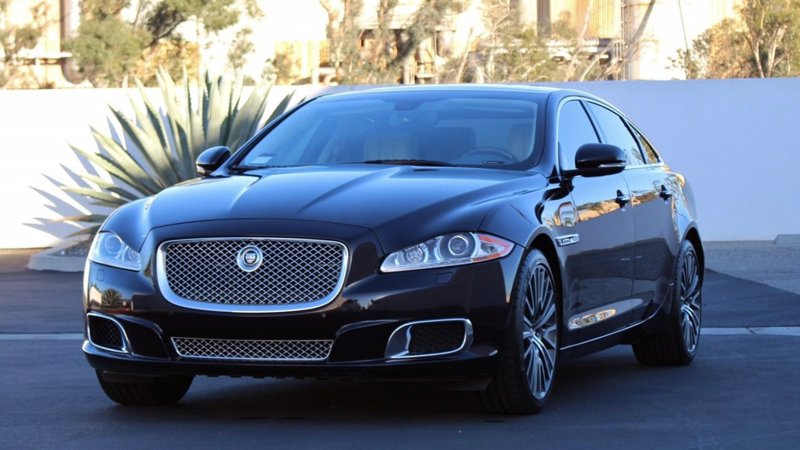 Автомобиль Ягуар XJL