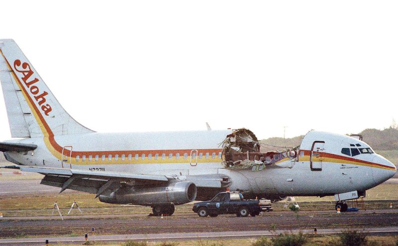 28 Апреля 1988 года крыша самолета Aloha Airlines