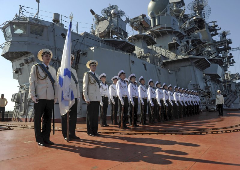 Моряки на палубе