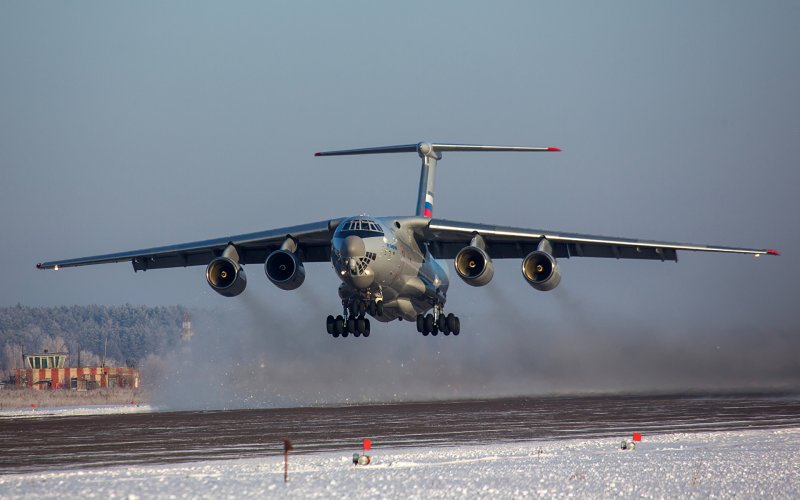 Военный грузовой самолет ил 76