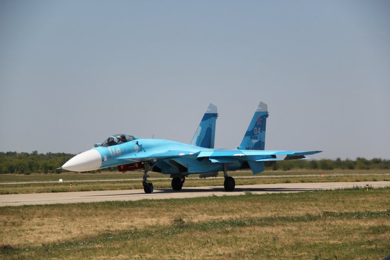 Истребитель Су-27