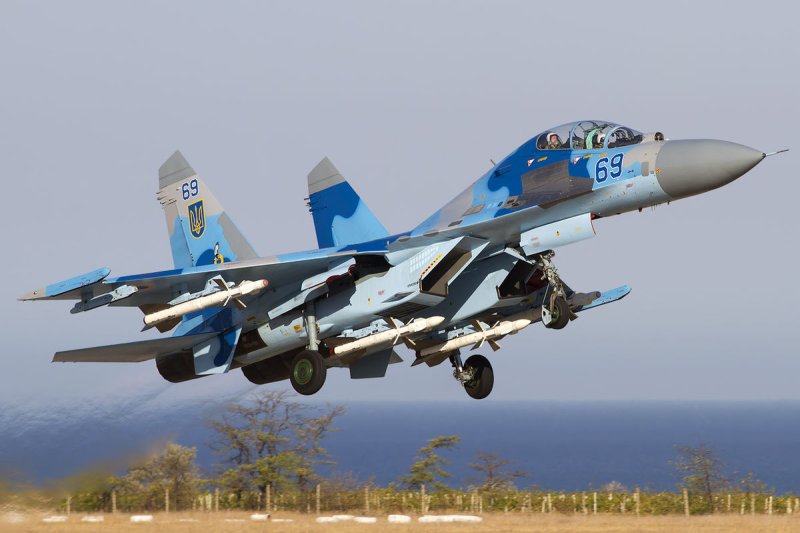 Самолет Су-27уб