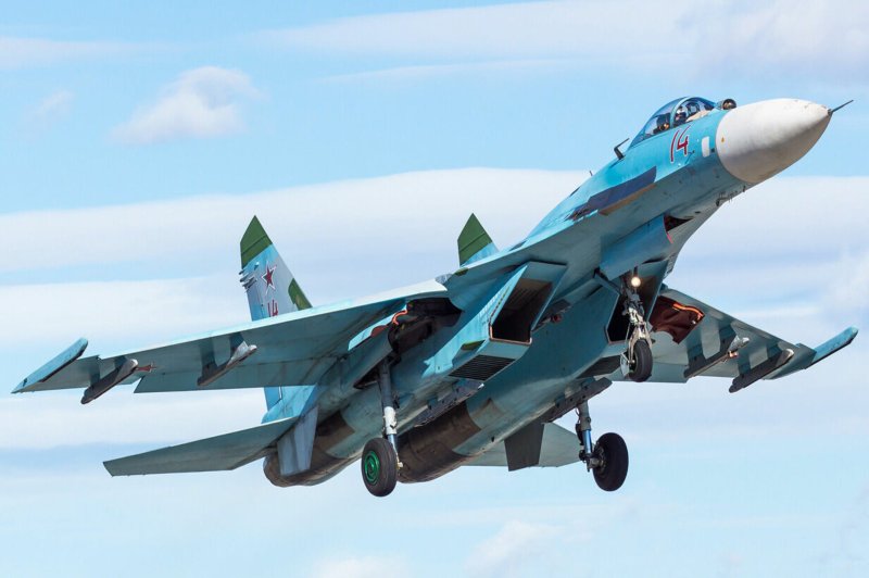 Российский истребитель Су 27