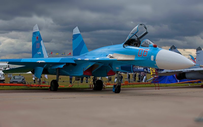 Су-27 реактивный самолёт