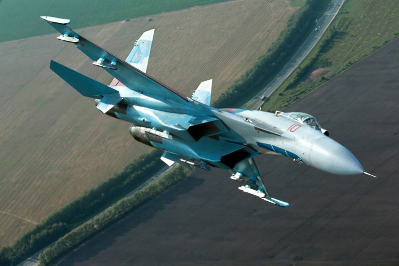 Истребитель Су-27