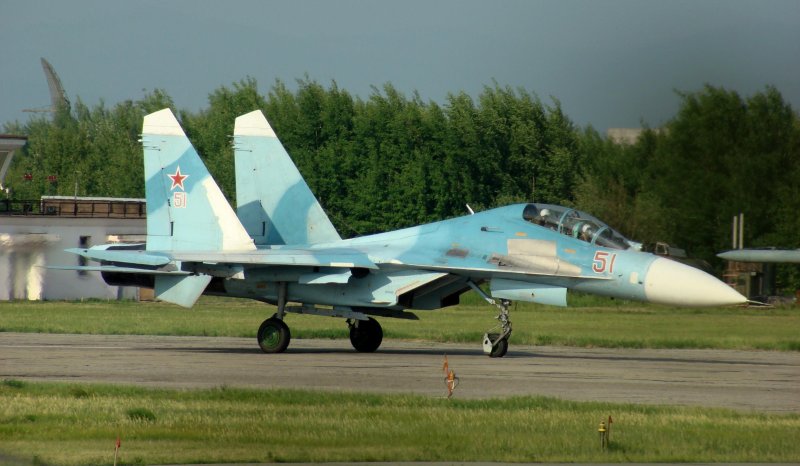 Самолет Су 27