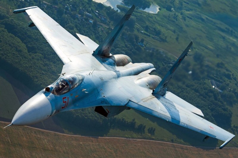 Су-27 реактивный самолёт