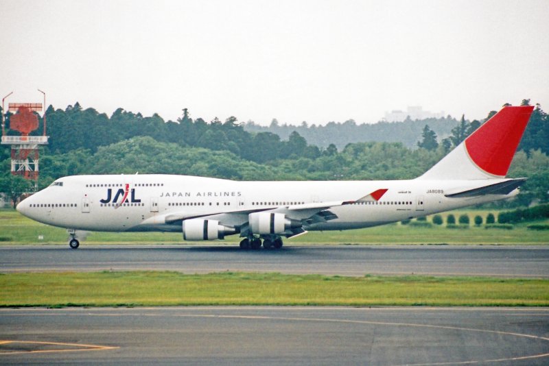Boeing 747-346 "JAL" В аэропорту