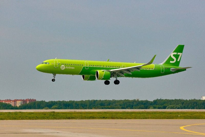 Боинг 737-800 s7