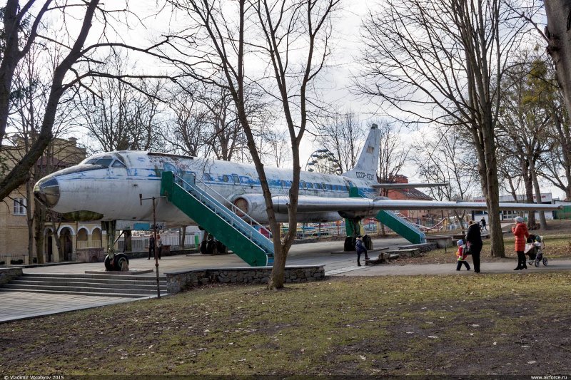 Гагра самолет памятник
