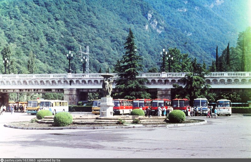 Площадь Гагарина Гагра фото