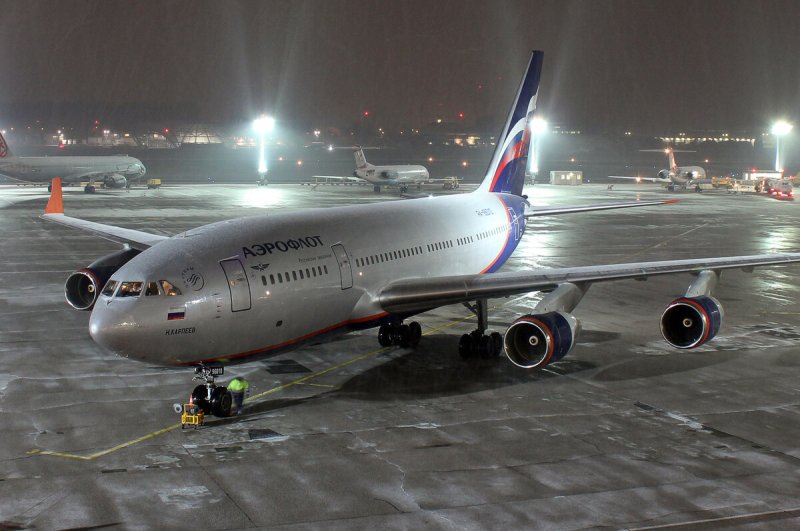 Ил 96 300