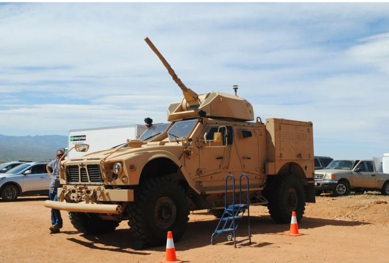 Бронемашина Oshkosh m-atv