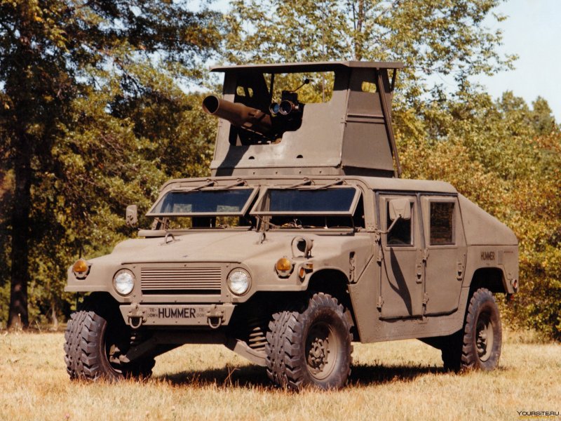 Армейский внедорожник HMMWV