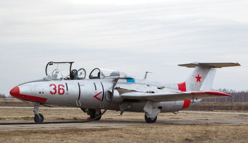 Самолет л29(l29 Delfin) с СЛГ