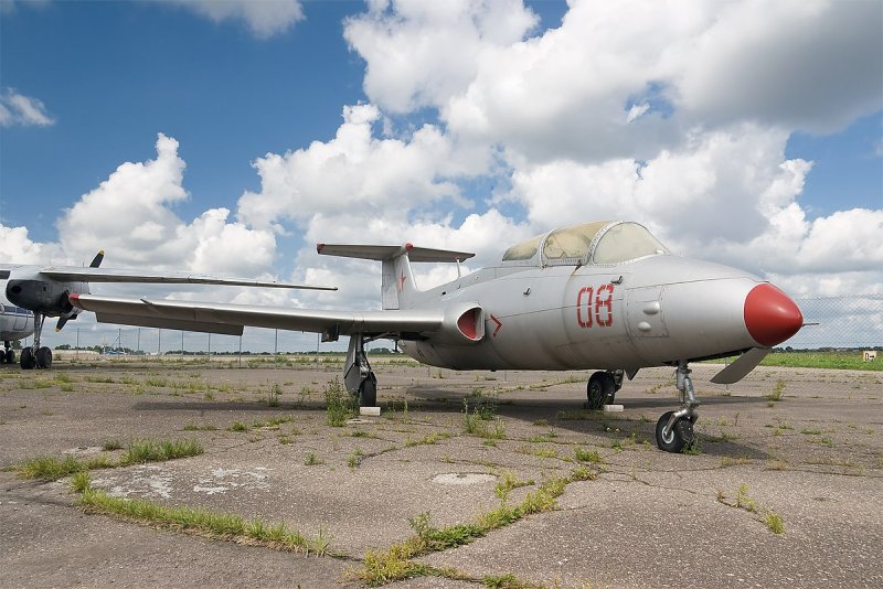 Самолет Aero l-29 Delfin
