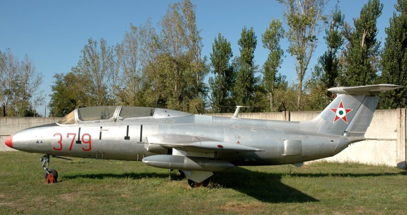 Истребитель л-29