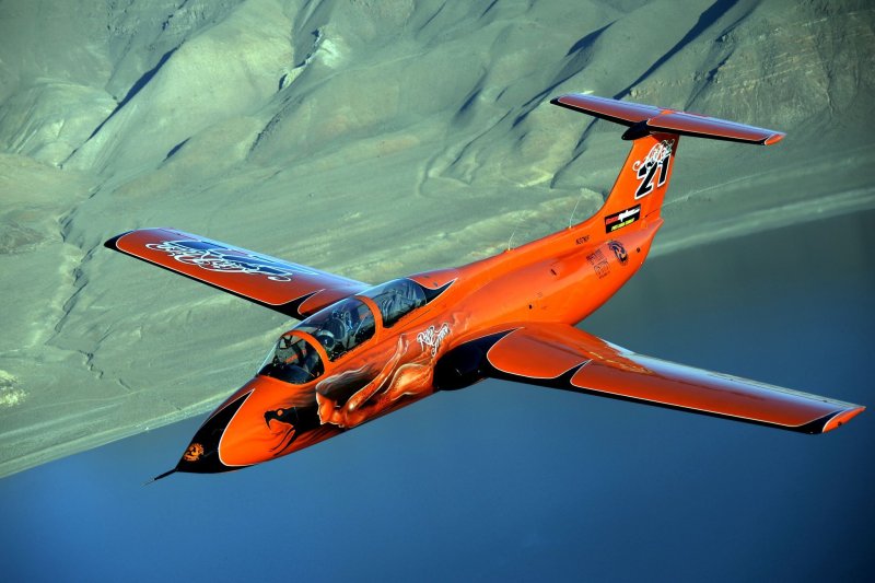 Самолет Aero l-29 Delfin