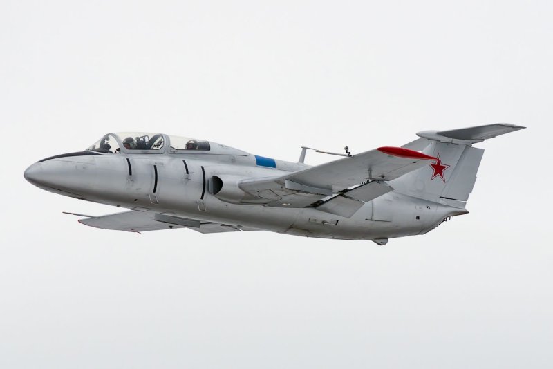 Реактивный самолет л-29
