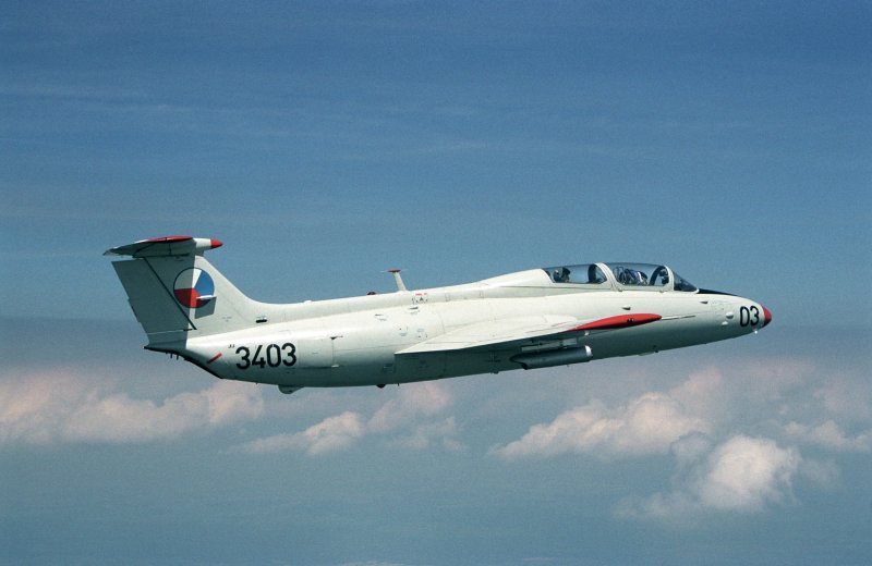 Самолет л29(l29 Delfin) с СЛГ