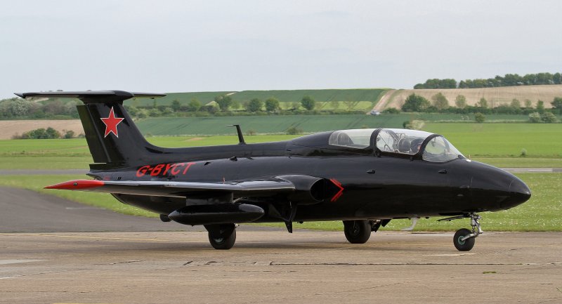 Самолёт л-29 Дельфин