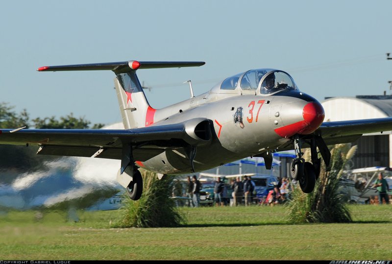 Aero l-29 Delfin