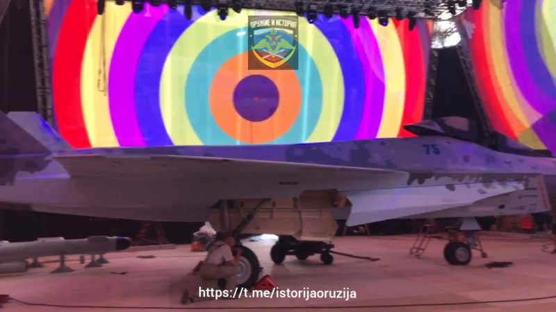 Су-75 самолет