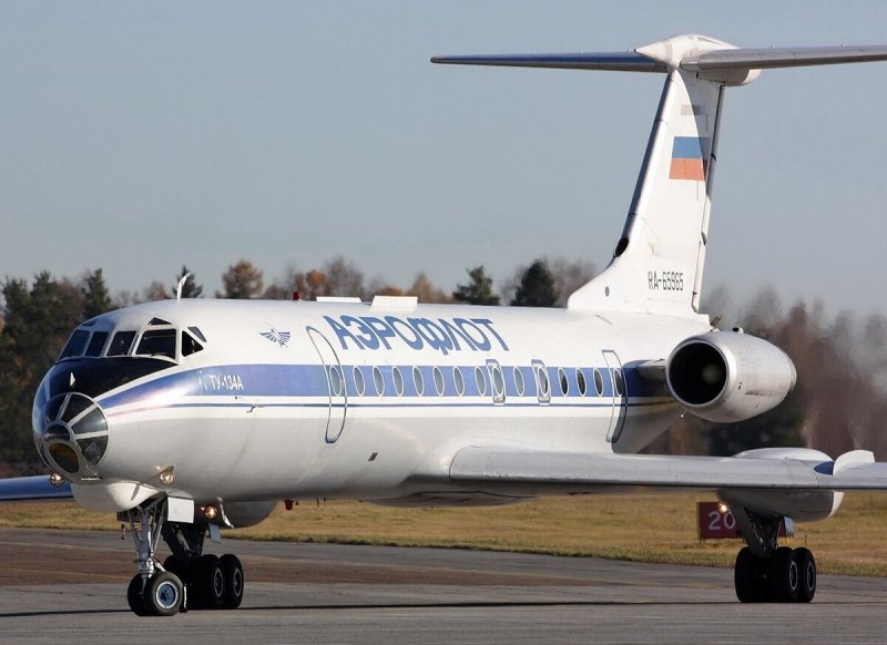 Ту-134 пассажирский самолёт