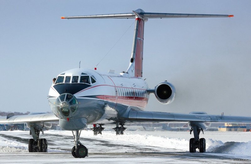 Ту-134 пассажирский самолёт