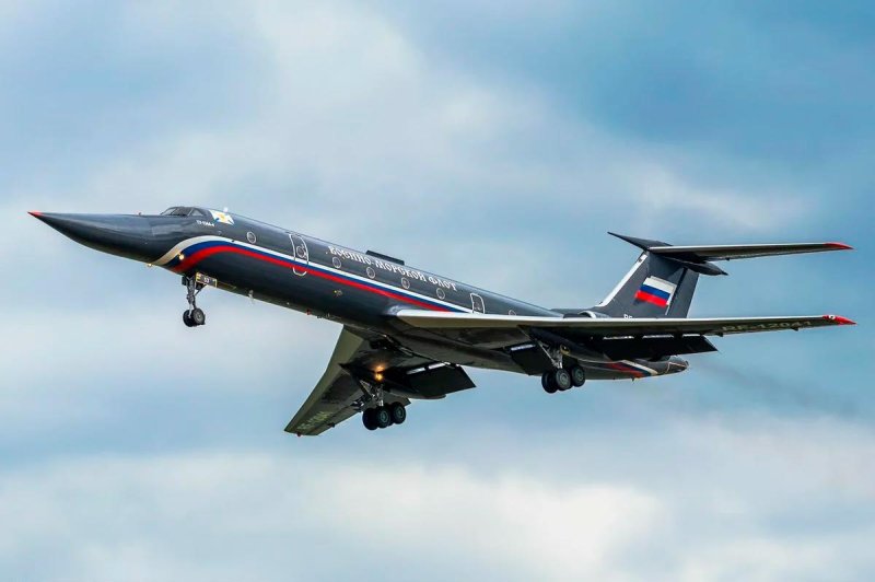 Ту-134 УБЛ черная