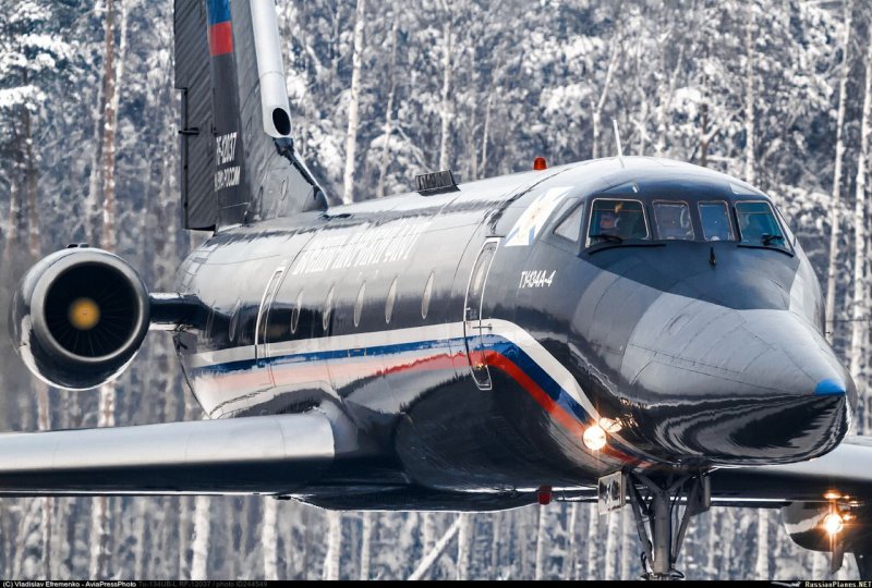 Самолет ту-134 УБЛ