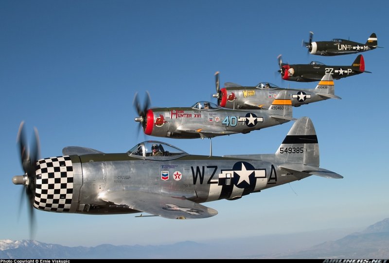 Штурмовик Тандерболт p-47